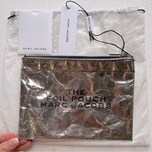 Marc Jacobs the foil pouch